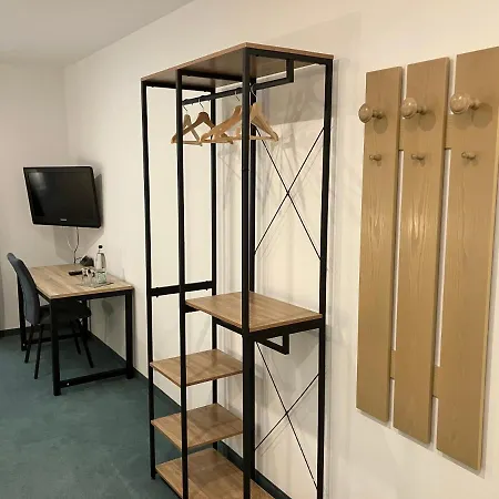 Room-24 - Zellwald Großschirma