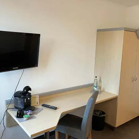 Room-24 - Zellwald *