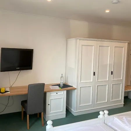 Room-24 - Zellwald Großschirma