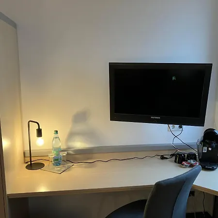 Room-24 - Zellwald Großschirma