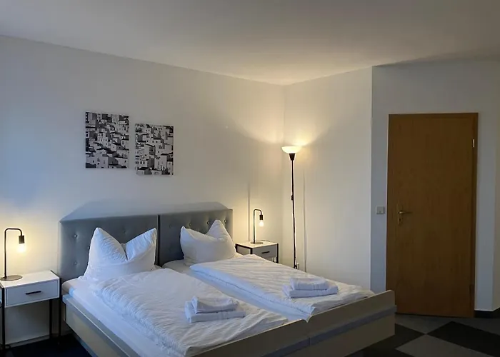 Room-24 - Zellwald Großschirma